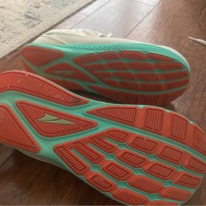 Altra Escalante 3 size 9.5